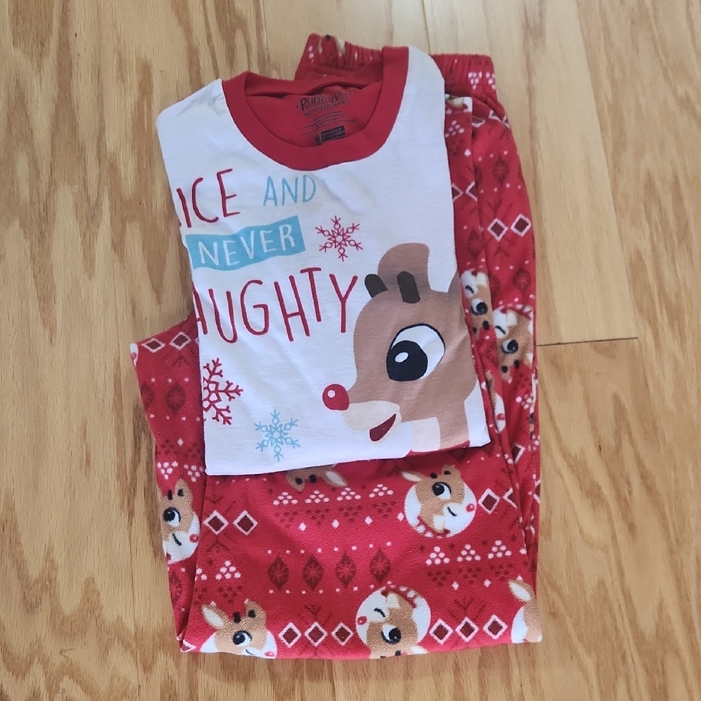 Big Boys Red and White Reindeer Pajama Set Long Sleeves Crew Neck XS